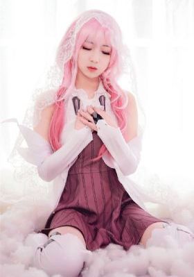 年轻性感妈妈